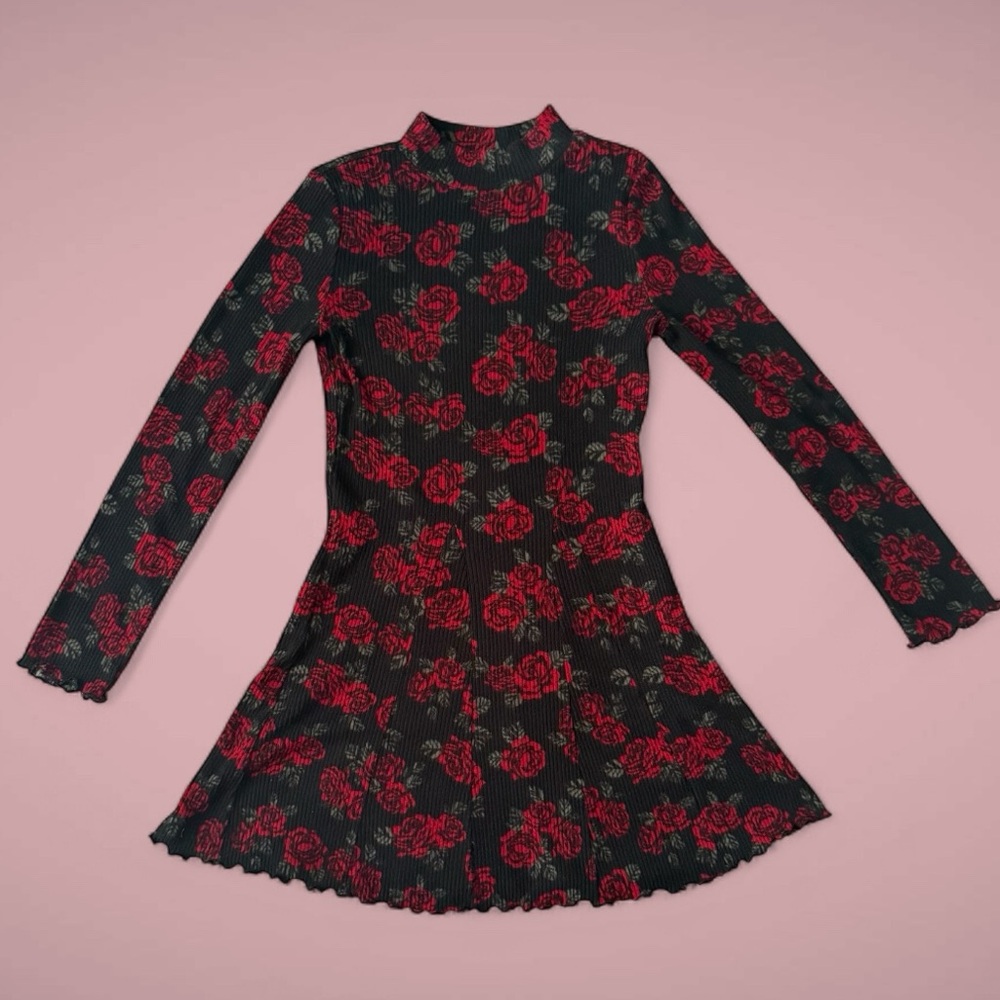 SO Black and Red Floral Ribbed Dress